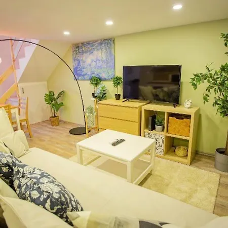 Cosy 2 Bedroom Flat In Akacfa St., Sol