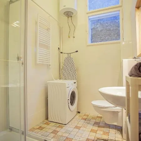 Cosy 2 Bedroom Flat In Akacfa St., Sol Apartmán Budapešť
