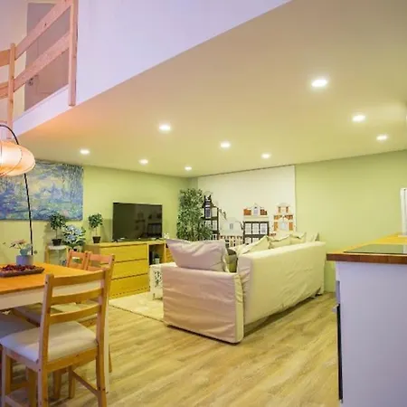 Διαμέρισμα Cosy 2 Bedroom Flat In Akacfa St., Sol