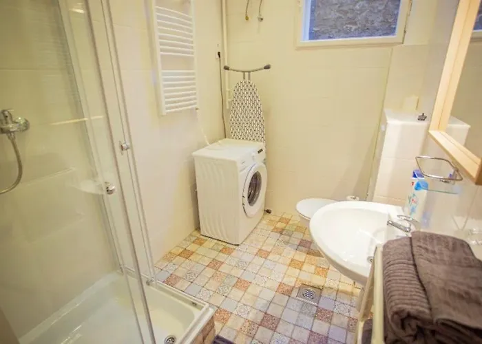 Cosy 2 Bedroom Flat In Akacfa St., Sol Budapešť
