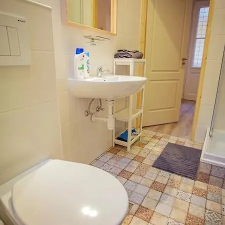 Apartment Cosy 2 Bedroom Flat In Akacfa St., Sol Budapest