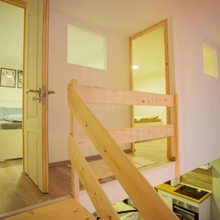 Cosy 2 Bedroom Flat In Akacfa St., Sol * Budapešť