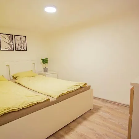 Cosy 2 Bedroom Flat In Akacfa St., Sol Apartment Budapest