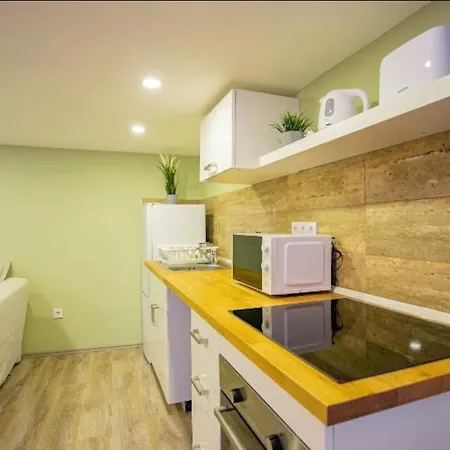 Cosy 2 Bedroom Flat In Akacfa St., Sol Appartement