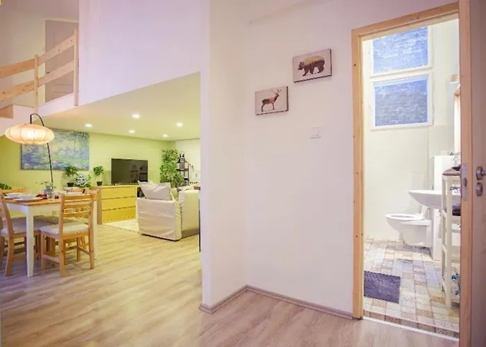 Apartment Cosy 2 Bedroom Flat In Akacfa St., Sol *