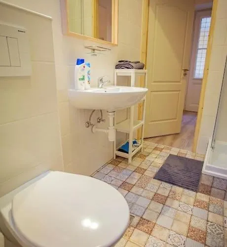 Apartment Cosy 2 Bedroom Flat In Akacfa St., Sol Budapest